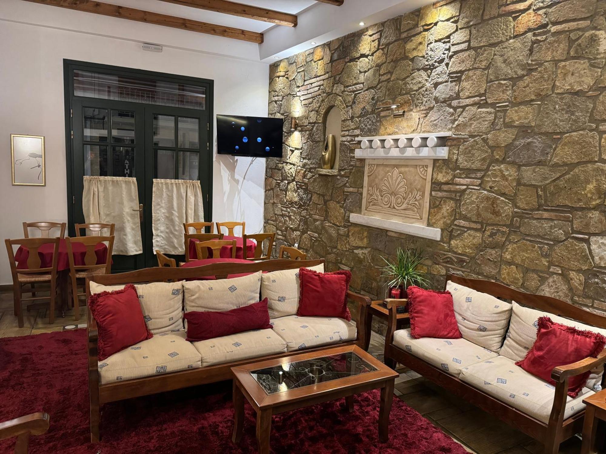 Artemis Hotel Делфи Екстериор снимка